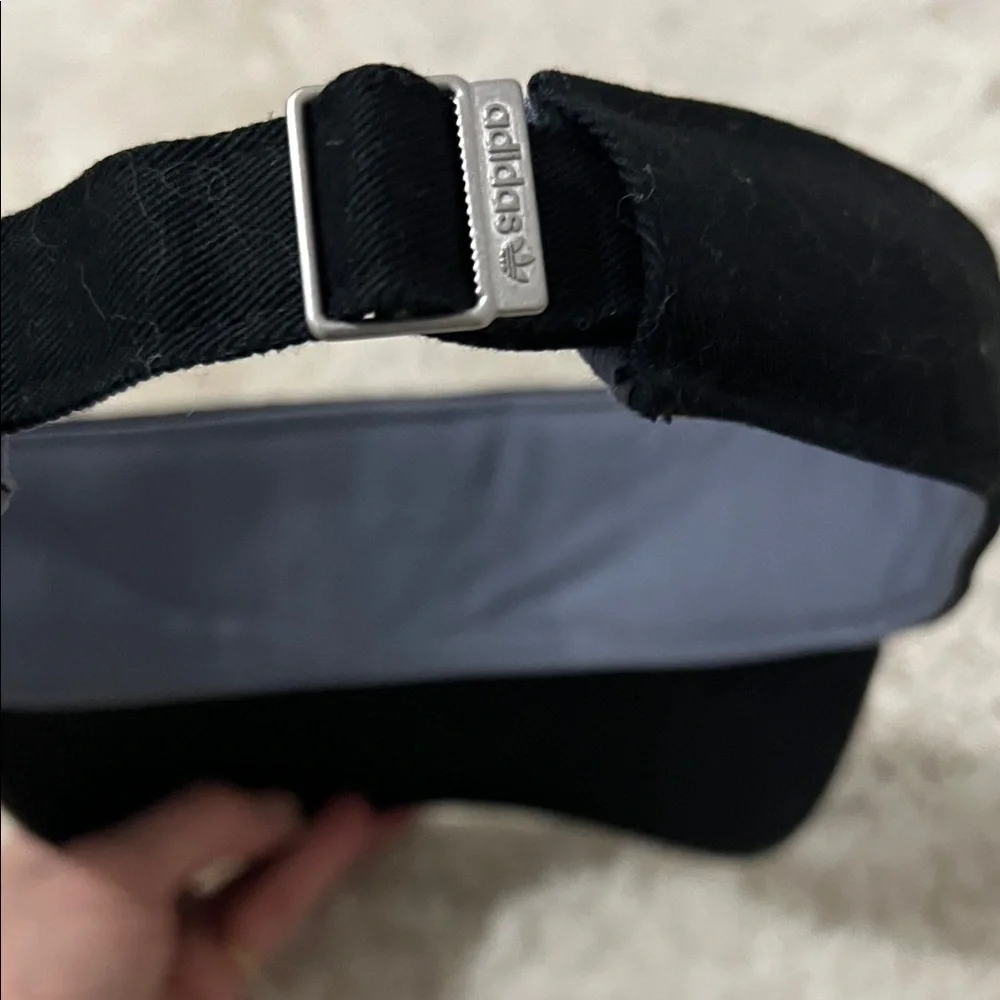 New - Adidas Black and White Sports Visor - Picture 3 of 3